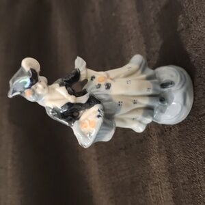 VINTAGE  VICTORIAN COLONIAL PORCELAIN FIGURINE LADY IN BLUE.